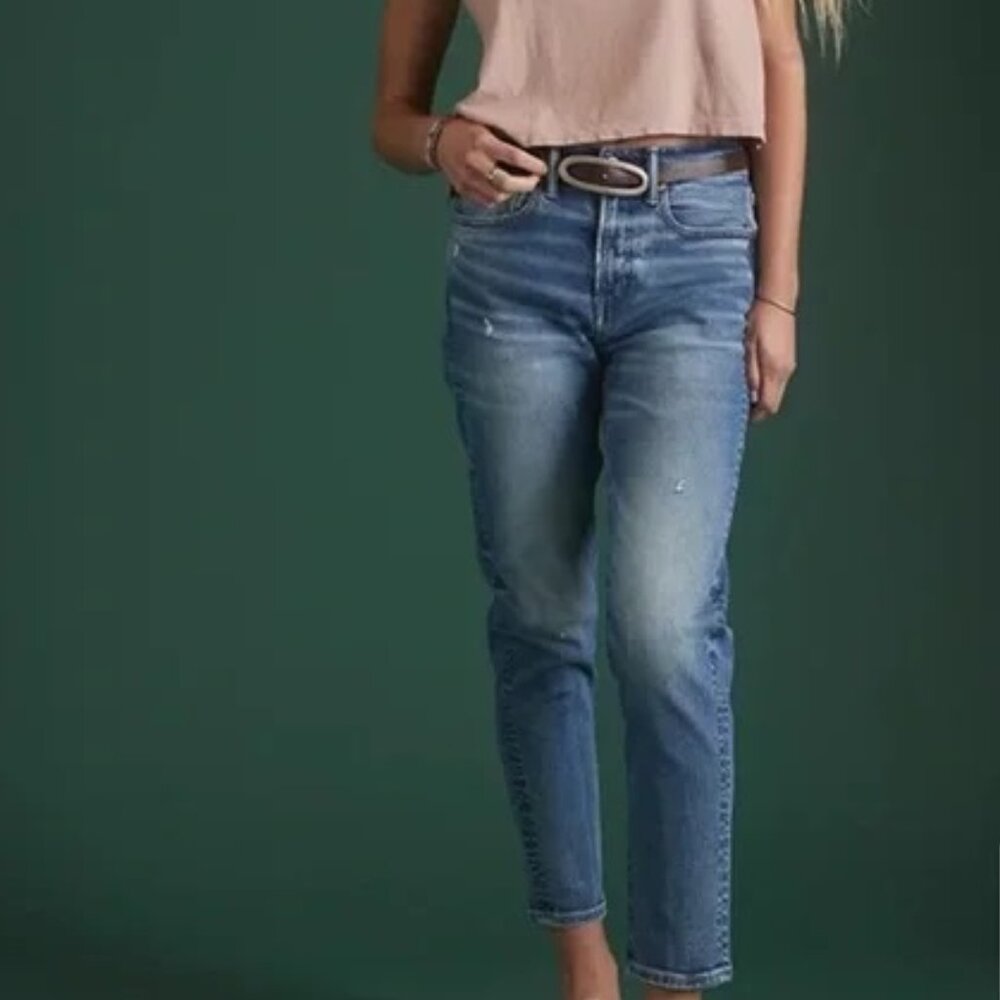 AE77 American Eagle Outfitters Premium Mom Jean Denim Size 8